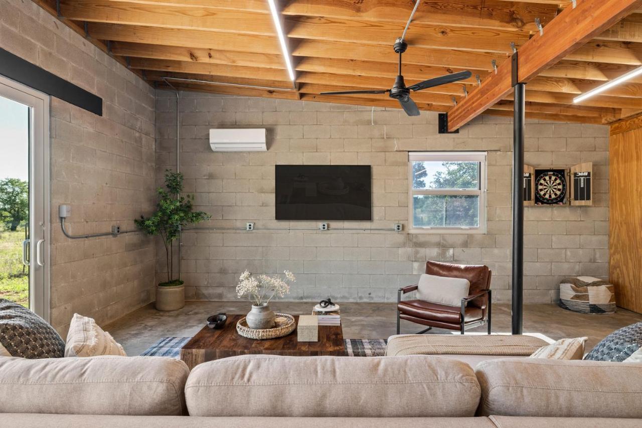 Lazo House - Riverfront With Overlooking Llano River 外观 照片