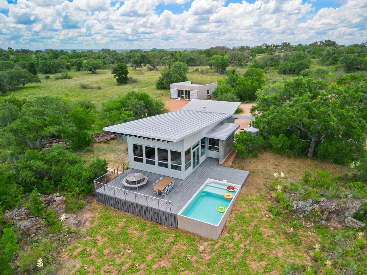 Lazo House - Riverfront With Overlooking Llano River 外观 照片