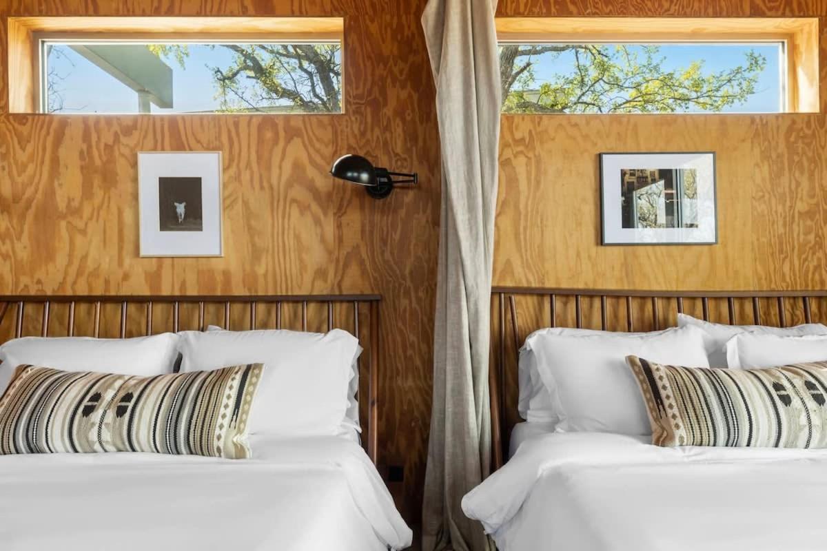 Lazo House - Riverfront With Overlooking Llano River 外观 照片