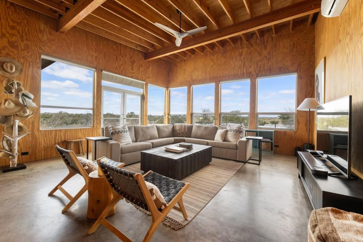 Lazo House - Riverfront With Overlooking Llano River 外观 照片